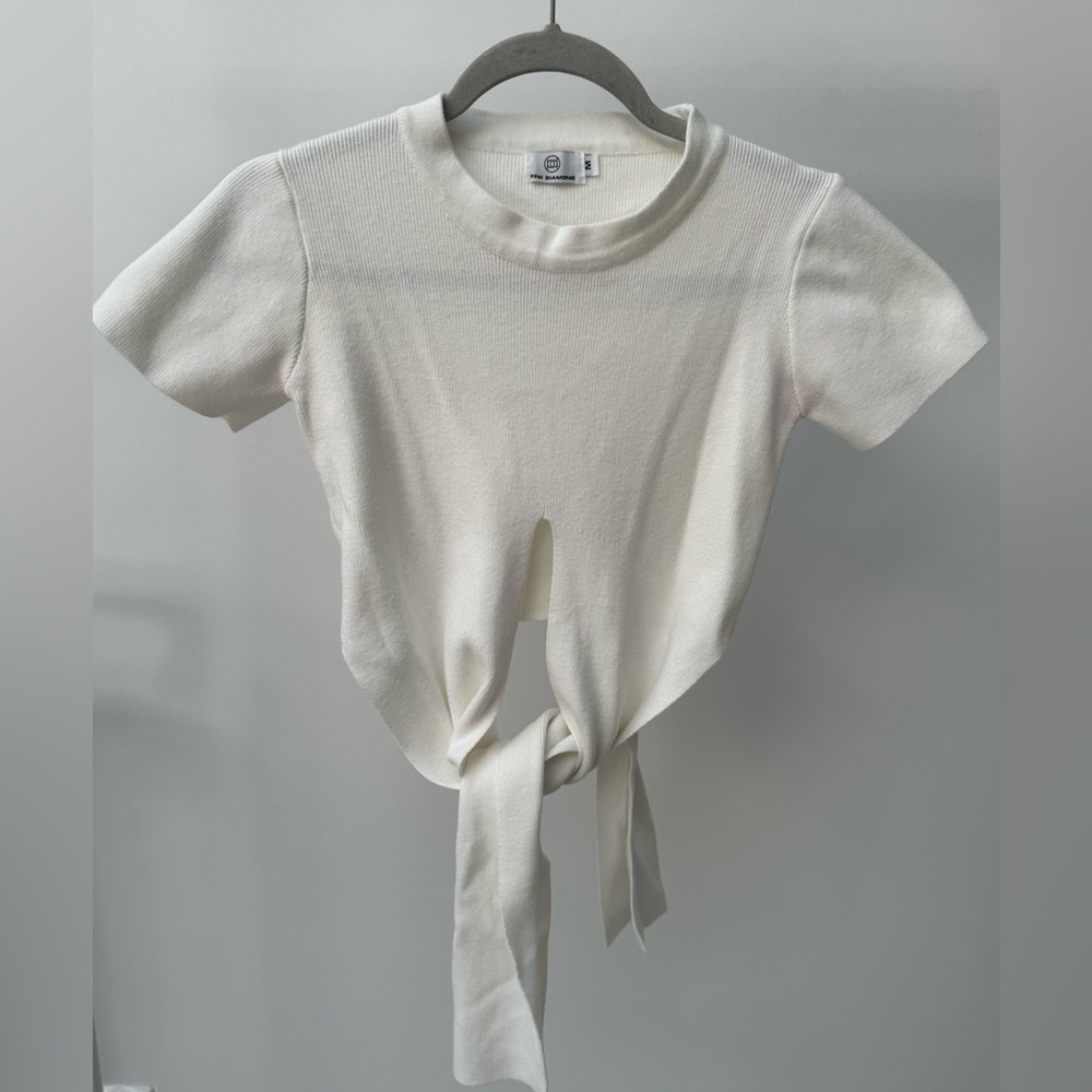 Pink Diamond‎ White Cropped Short Sleeve Knit Top, Size M